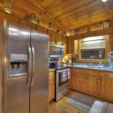 Hygge Haus Rustic Charm Cozy Beds And A Serene Location Ellijay Extérieur photo