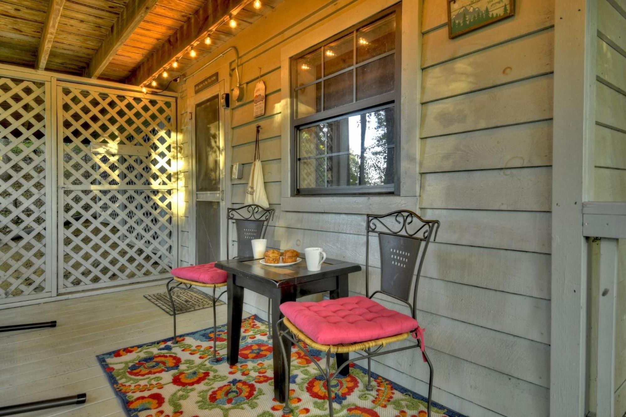 Hygge Haus Rustic Charm Cozy Beds And A Serene Location Ellijay Extérieur photo