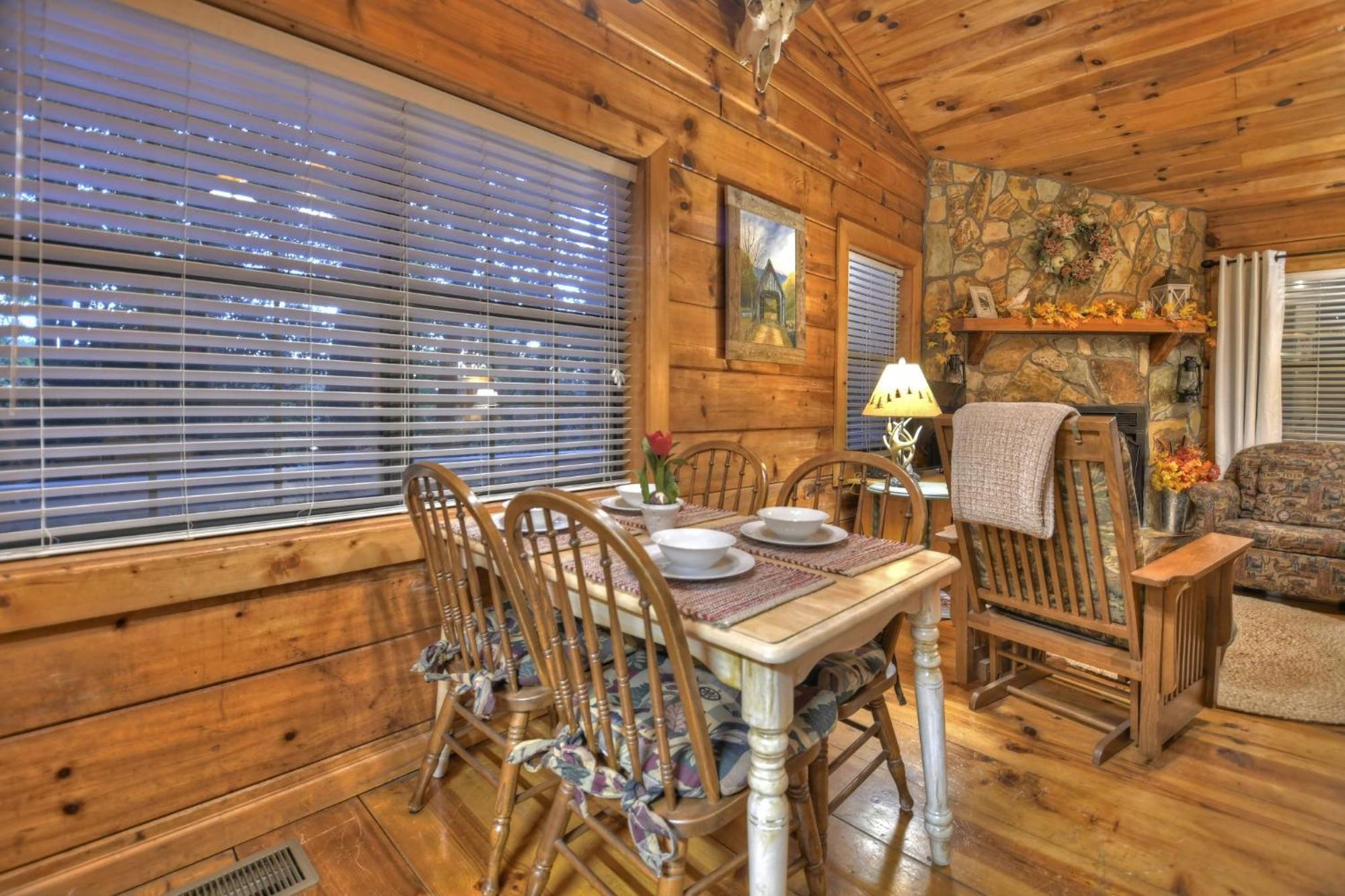 Hygge Haus Rustic Charm Cozy Beds And A Serene Location Ellijay Extérieur photo